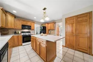 809 Rembrandt Cir, Hempfield Township, PA 15642 - Photo 18