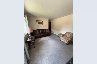572 Guylyn Dr, Pittsburgh, PA 15235 - Photo 2