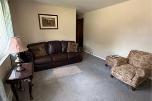 572 Guylyn Dr, Pittsburgh, PA 15235 - Photo 2