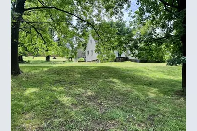 2704 Edith Dr, Lower Burrell, PA 15068 - Photo 2