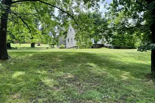 2704 Edith Dr, Lower Burrell, PA 15068 - Photo 2
