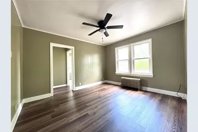521 Wampum Ave #1, Ellwood City, PA 16117 - Photo 4