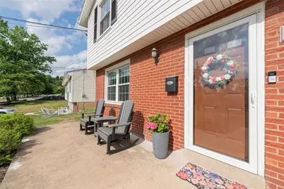 241 Parkedge, Green Tree, PA 15220 - Photo 2