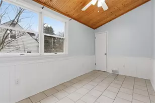 2012 Pleasant St, Bethel Park, PA 15102 - Photo 14