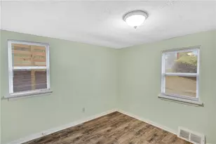 121 College Ave, Pittsburgh, PA 15239 - Photo 14