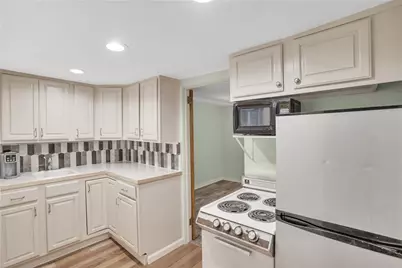 121 College Ave, Pittsburgh, PA 15239 - Photo 12