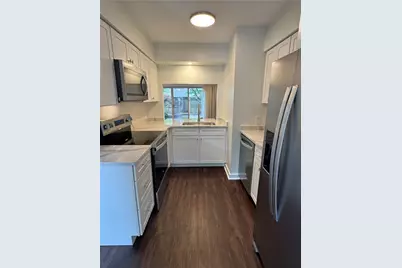 196 Jamestown Dr, Scott Township, PA 15216 - Photo 2