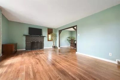 131 Sylvania Drive, South Park, PA 15236 - Photo 2