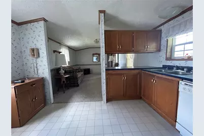 1 Grandview Dr #13, Perry Township, PA 16130 - Photo 4