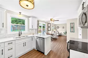 345 Celestial Dr, Economy, PA 15042 - Photo 14