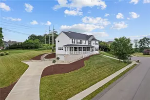 603 Oak Tree Ct, Bridgeville, PA 15017 - Photo 2