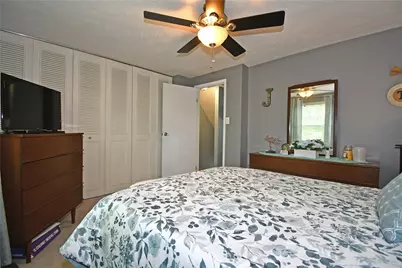402 Hickory Cir, Canonsburg, PA 15317 - Photo 12