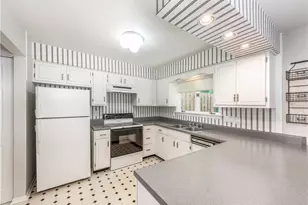 2705 Bingham Dr, Pittsburgh, PA 15241 - Photo 10