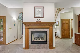 406 Settlers Village Cir, Cranberry Township, PA 16066 - Photo 18