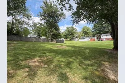 2322 W Belmont Ave, Canton Township, PA 15301 - Photo 4