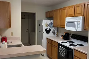 2106 Lenox Dr, Bethel Park, PA 15102 - Photo 6