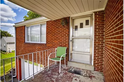 186 William St, Stowe Township, PA 15136 - Photo 4