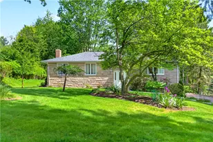 236 Sunset Rd, Pittsburgh, PA 15237 - Photo 2