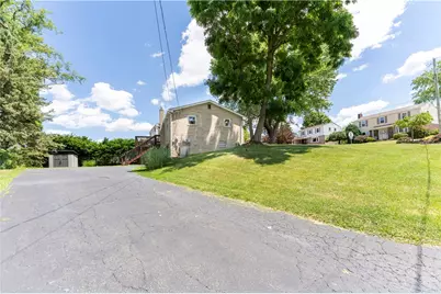 1296 Snee Dr, South Park, PA 15236 - Photo 34