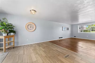 1296 Snee Dr, South Park, PA 15236 - Photo 8