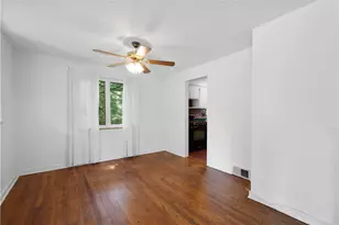 3229 Arapahoe Rd, Bethel Park, PA 15241 - Photo 6