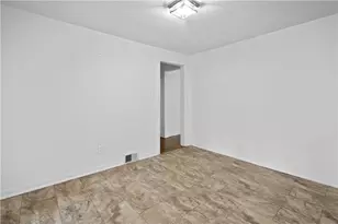 3229 Arapahoe Rd, Bethel Park, PA 15241 - Photo 8