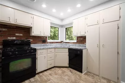 3229 Arapahoe Rd, Bethel Park, PA 15241 - Photo 12