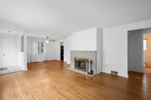 3229 Arapahoe Rd, Bethel Park, PA 15241 - Photo 4