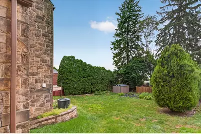 212 E Muntz, Butler, PA 16001 - Photo 38