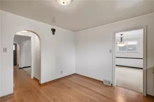 212 E Muntz, Butler, PA 16001 - Photo 14