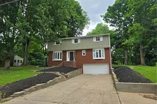 339 Turngate Dr, Bethel Park, PA 15102 - Photo 2