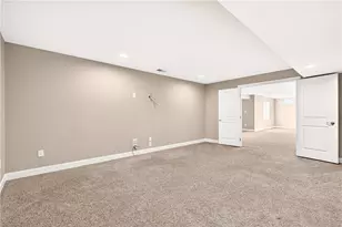 2084 Majestic Dr, North Strabane, PA 15317 - Photo 38