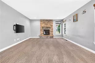 2084 Majestic Dr, North Strabane, PA 15317 - Photo 8
