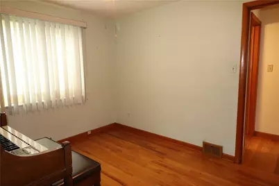 277 Oaklyn Rd, Bethel Park, PA 15102 - Photo 12