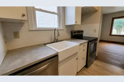 2201 Delaware Ave, New Castle, PA 16105 - Photo 20