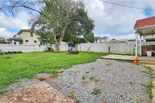 2201 Delaware Ave, New Castle, PA 16105 - Photo 8