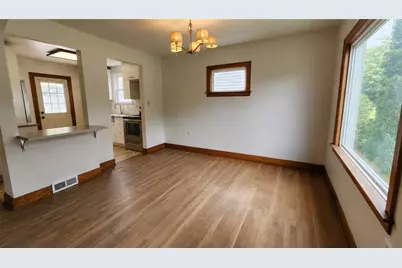 2201 Delaware Ave, New Castle, PA 16105 - Photo 14