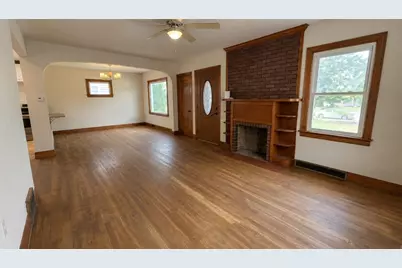 2201 Delaware Ave, New Castle, PA 16105 - Photo 8