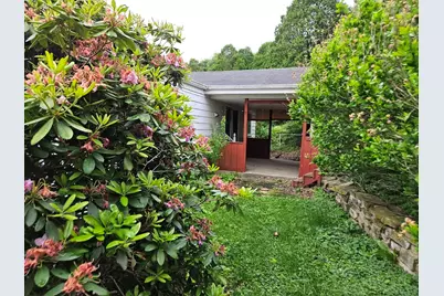 200 Lookout Dr, Oakdale, PA 15071 - Photo 6