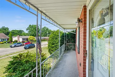 2107 Lynwood Dr, Hopewell Township, PA 15001 - Photo 4