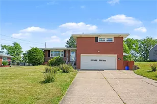 2107 Lynwood Dr, Hopewell Township, PA 15001 - Photo 2