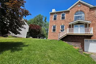 182 Markwood Dr, Cecil, PA 15317 - Photo 2