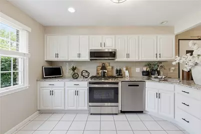 110 Longvue Dr, White Oak, PA 15131 - Photo 4