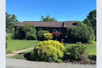 141 Hampton Ct, Twp of But SE, PA 16002 - Photo 1