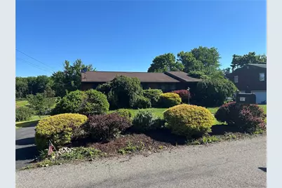 141 Hampton Ct, Twp of But SE, PA 16002 - Photo 2