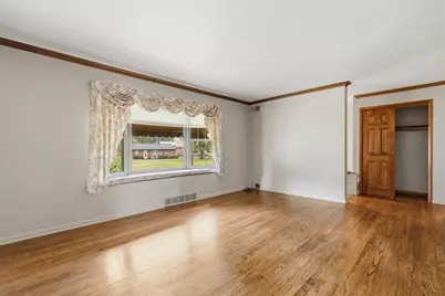 157 Gourley Ln, Center Township, PA 15061 - Photo 4