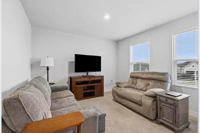 174 Olivia Dr, Center Township, PA 15061 - Photo 18