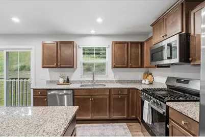 174 Olivia Dr, Center Township, PA 15061 - Photo 10