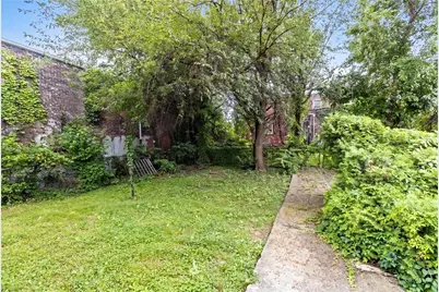 2016 Tustin St, Pittsburgh, PA 15219 - Photo 4