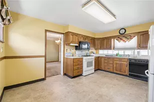212 S 4th St, Youngwood, PA 15697 - Photo 10